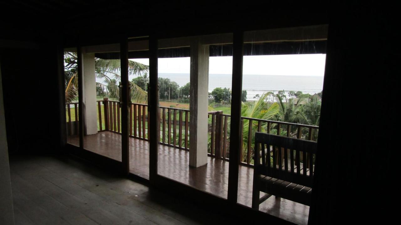 Dikaloha Surfschool And Stay Airsatang Ngoại thất bức ảnh