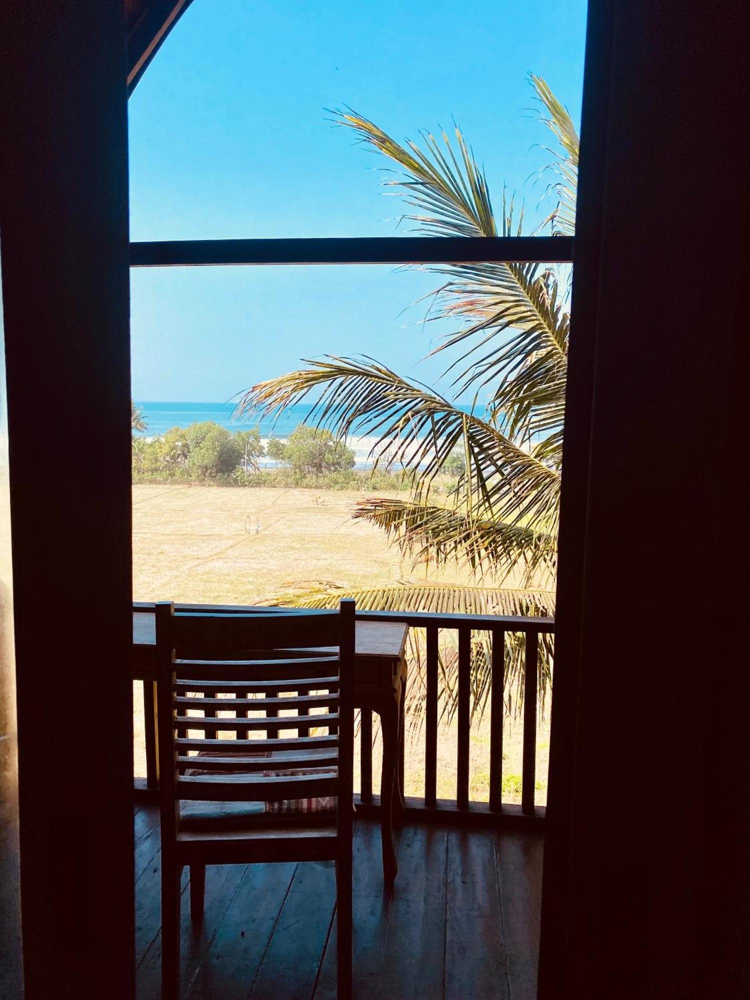 Dikaloha Surfschool And Stay Airsatang Ngoại thất bức ảnh