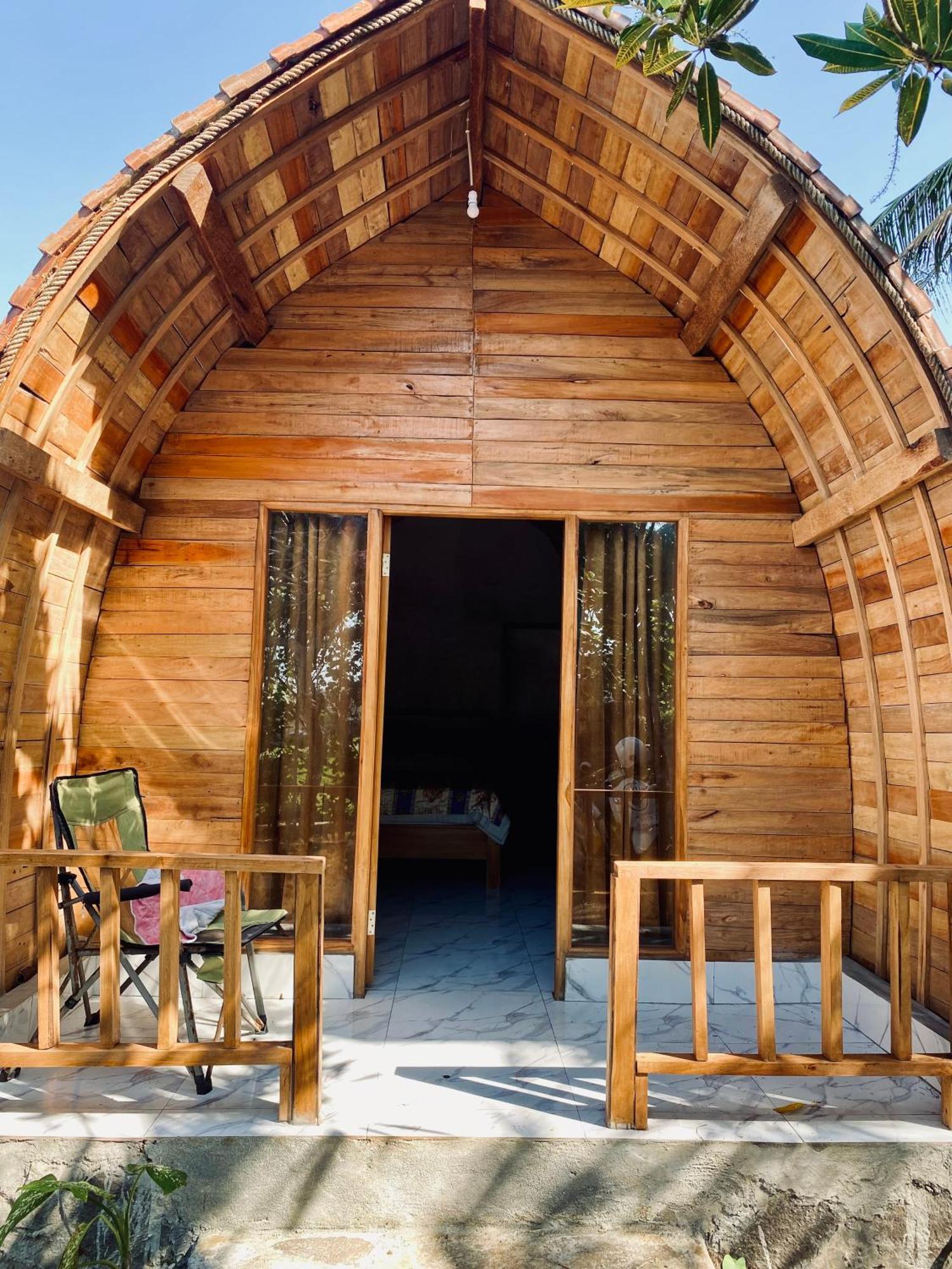 Dikaloha Surfschool And Stay Airsatang Ngoại thất bức ảnh